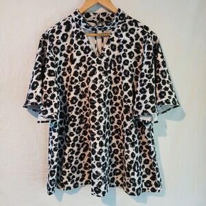 Lane Bryant Top Animal Print Size 22 Blk Wht Gray Keyhole Neck Butterfly Sleeves